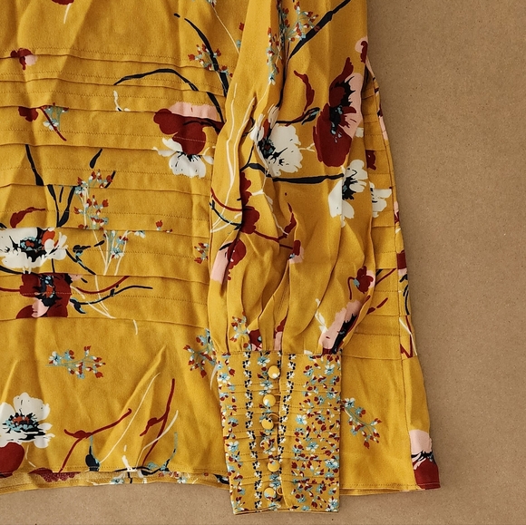 Massimo Dutti Floral Silk Blouse Size 6 - Picture 4 of 5